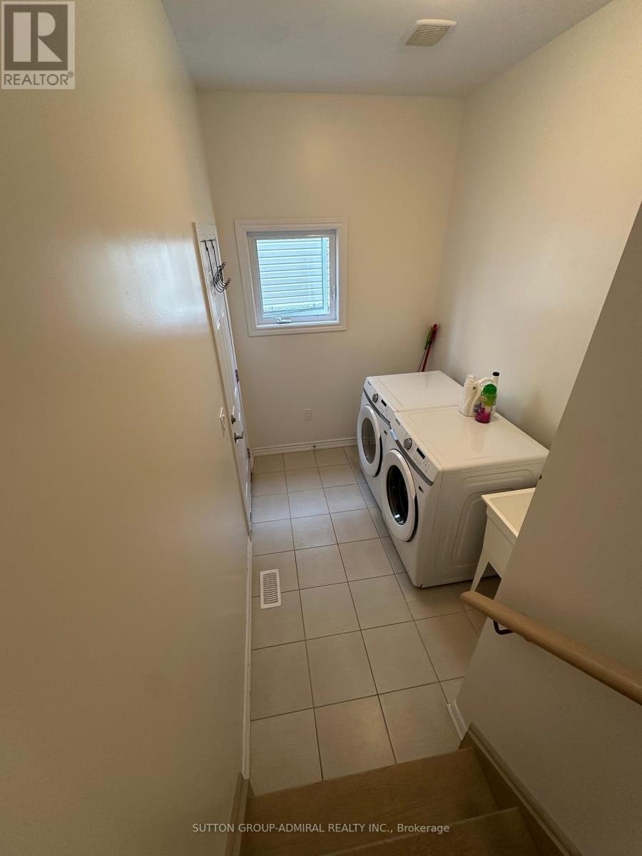 












39 ATLANTIS DRIVE

,
Orillia,




Ontario
L3V8L4

