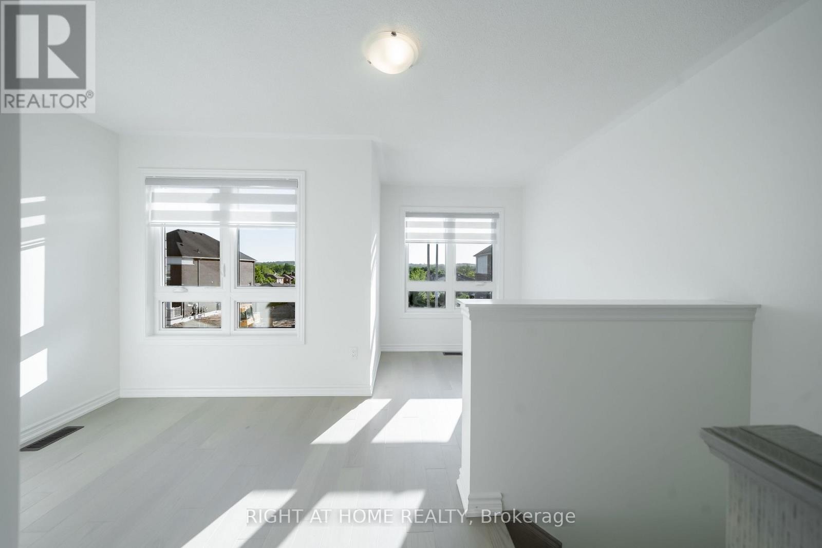 












26 WEST OAK TRAIL

,
Barrie,




Ontario
L9S2Z4

