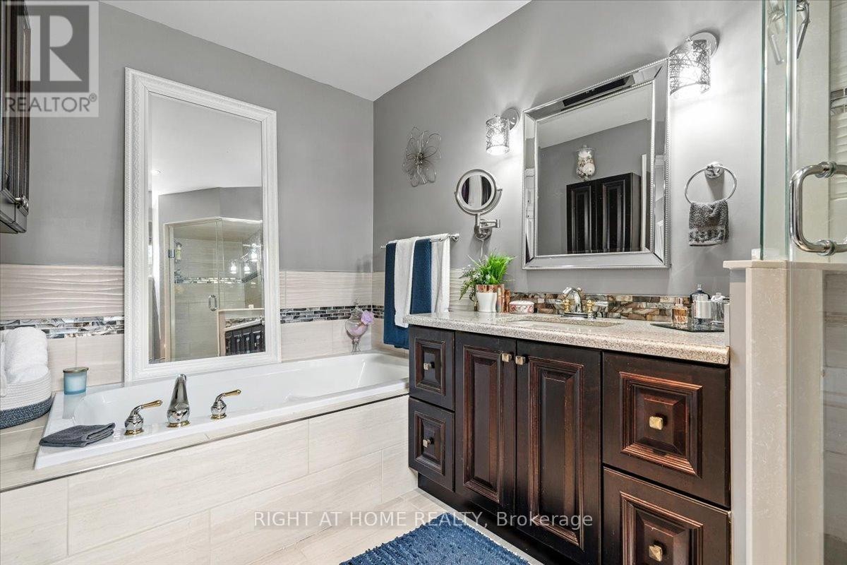 












287 EDGEHILL DRIVE

,
Barrie (Edgehill Drive),




Ontario
L4N9X5

