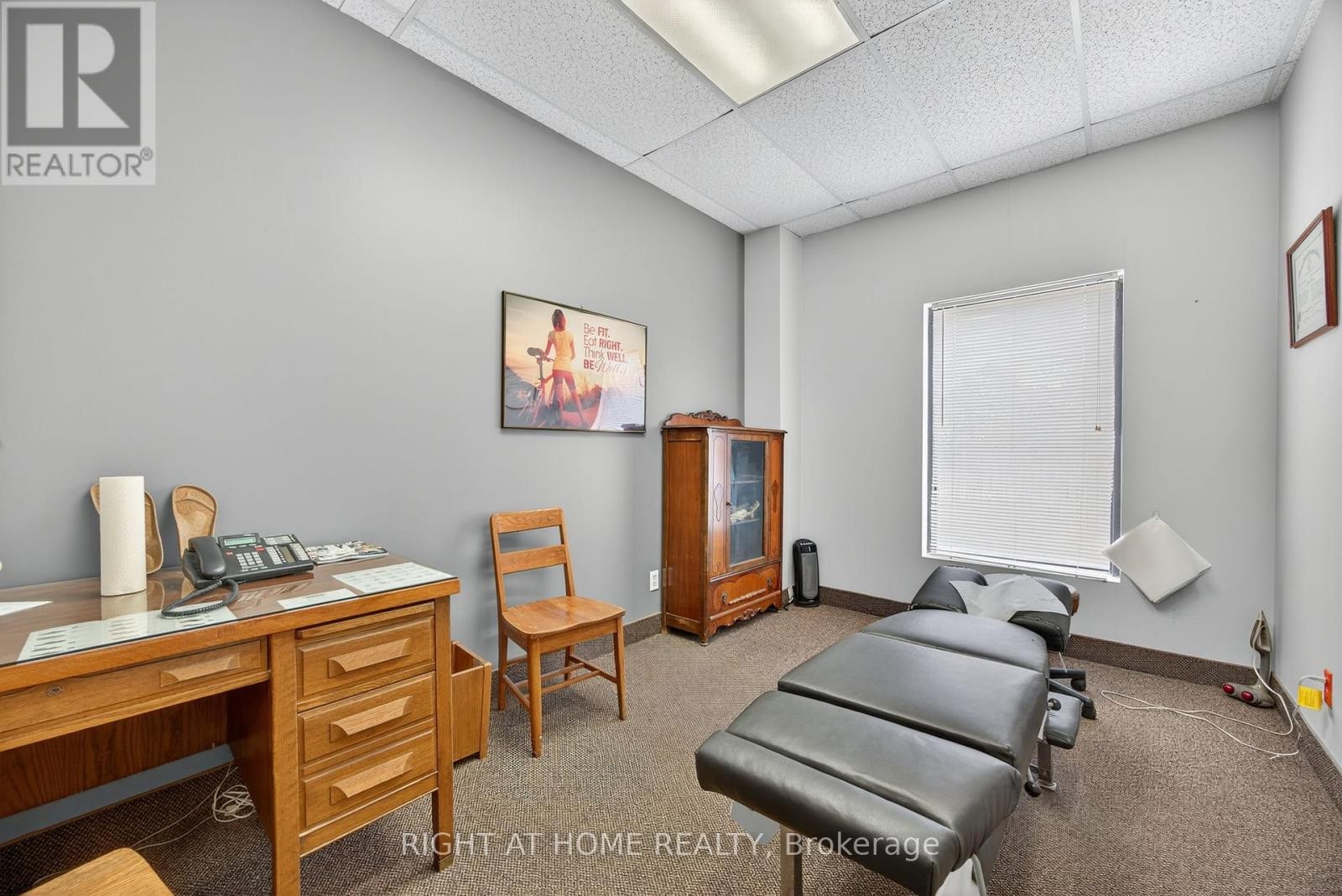 












7 - 5 BELL FARM ROAD

,
Barrie (Cundles East),




Ontario
L4M6E4

