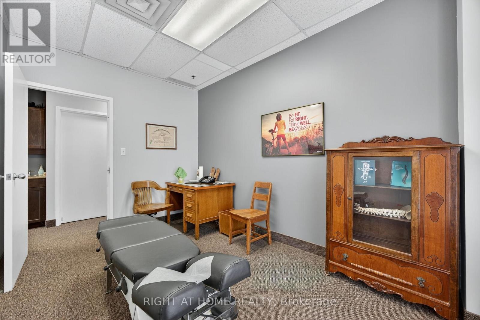 












7 - 5 BELL FARM ROAD

,
Barrie (Cundles East),




Ontario
L4M6E4

