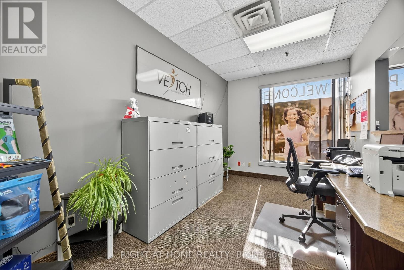 












7 - 5 BELL FARM ROAD

,
Barrie (Cundles East),




Ontario
L4M6E4


