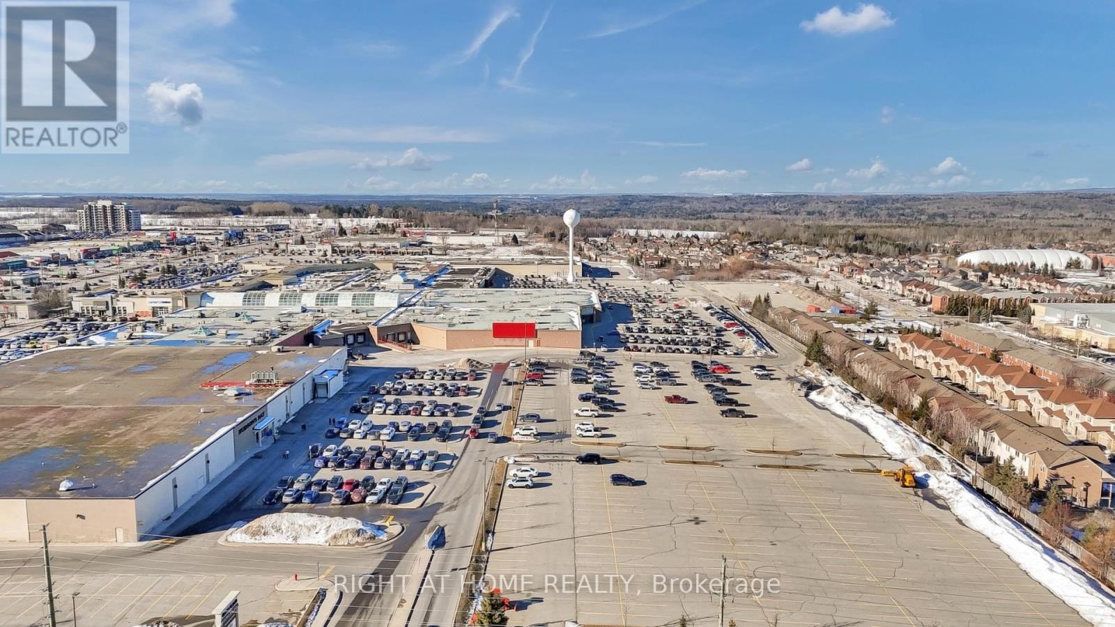 












MAINFL - 42 FARMINGDALE CRESCENT N

,
Barrie (Cundles East),




Ontario
L4M5E5

