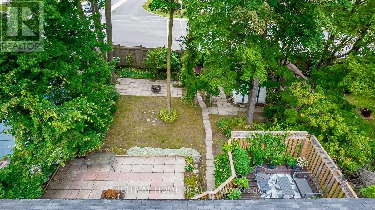 












MAINFL - 42 FARMINGDALE CRESCENT N

,
Barrie (Cundles East),




Ontario
L4M5E5

