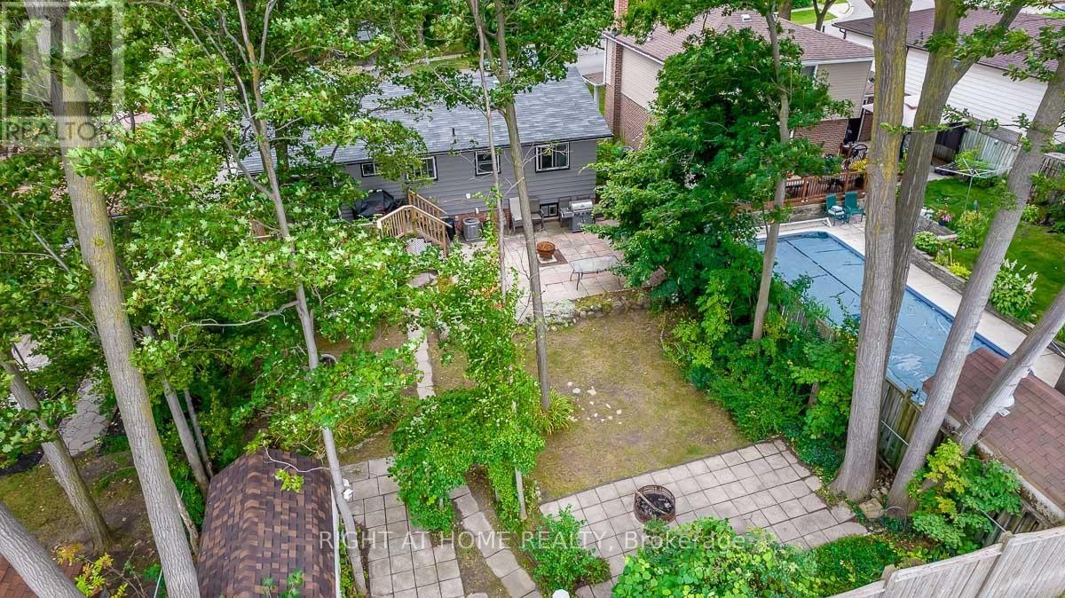 












MAINFL - 42 FARMINGDALE CRESCENT N

,
Barrie (Cundles East),




Ontario
L4M5E5

