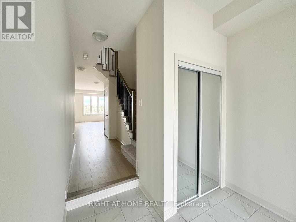 












81 SAGEWOOD AVENUE

,
Barrie (Painswick South),




Ontario
L9J0K5

