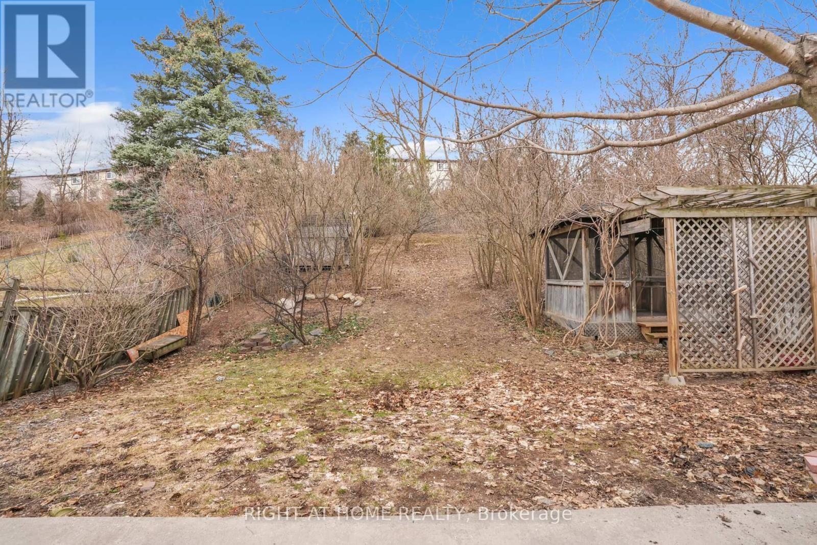 












192 EDGEHILL (LOWER) DRIVE

,
Barrie (Letitia Heights),




Ontario
L4N1M1

