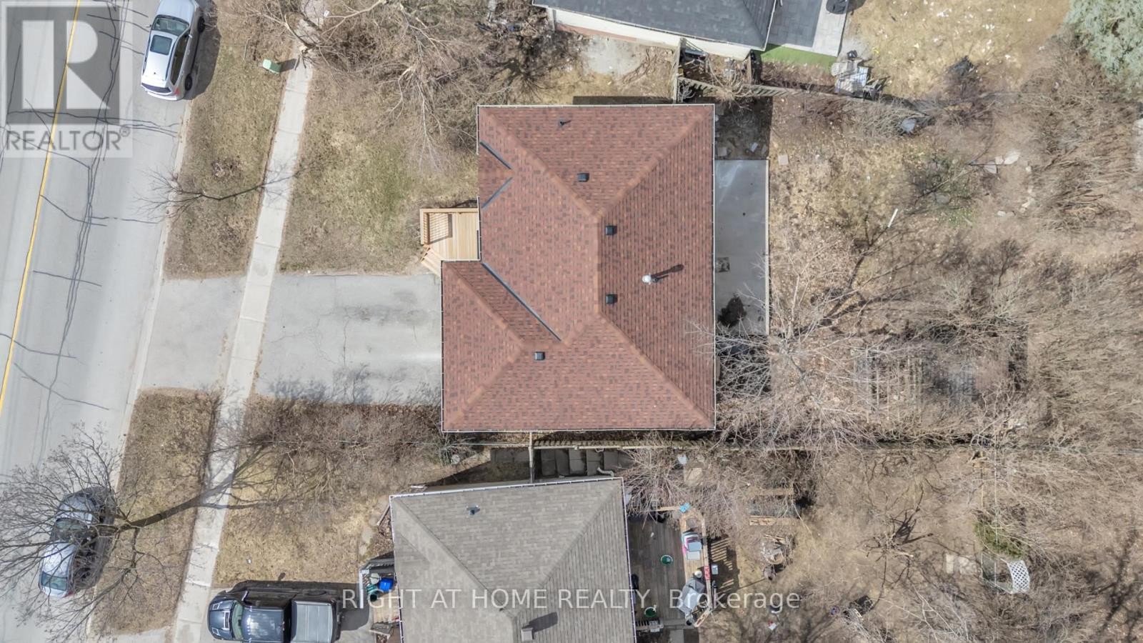 












192 EDGEHILL (LOWER) DRIVE

,
Barrie (Letitia Heights),




Ontario
L4N1M1

