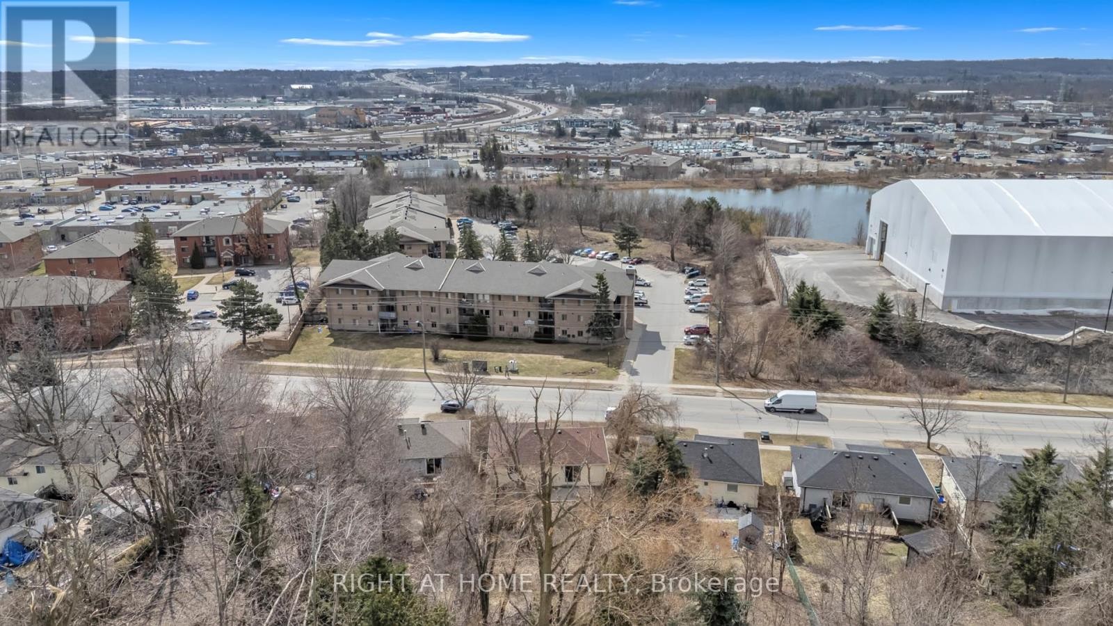 












192 EDGEHILL (LOWER) DRIVE

,
Barrie (Letitia Heights),




Ontario
L4N1M1

