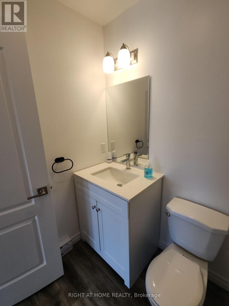 












205 - 9 QUEEN STREET W

,
Springwater (Elmvale),




Ontario
L0L1P0

