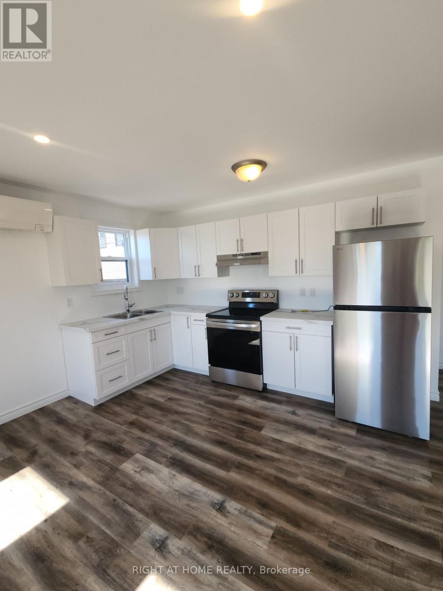 












205 - 9 QUEEN STREET W

,
Springwater (Elmvale),




Ontario
L0L1P0


