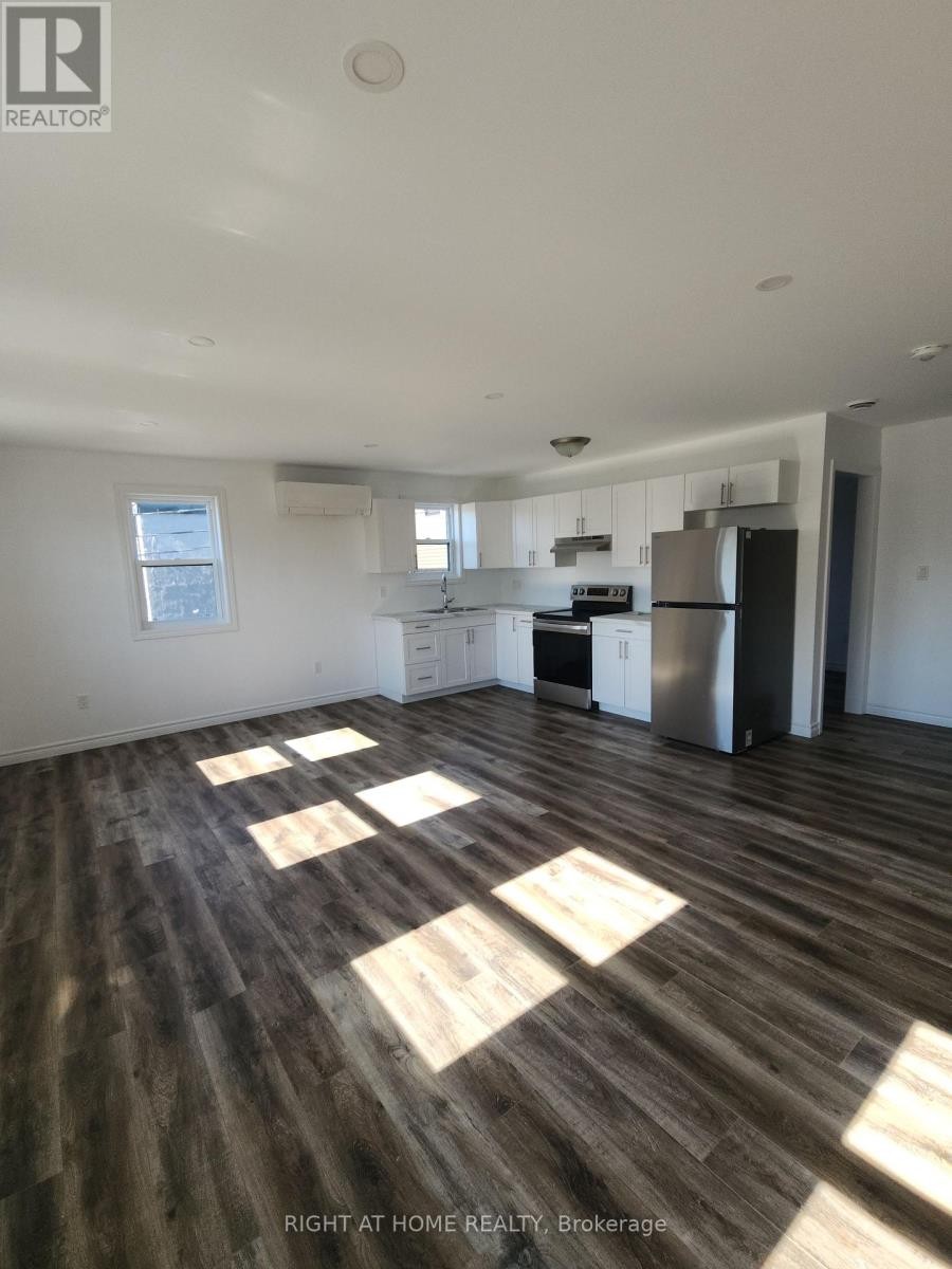 












205 - 9 QUEEN STREET W

,
Springwater (Elmvale),




Ontario
L0L1P0

