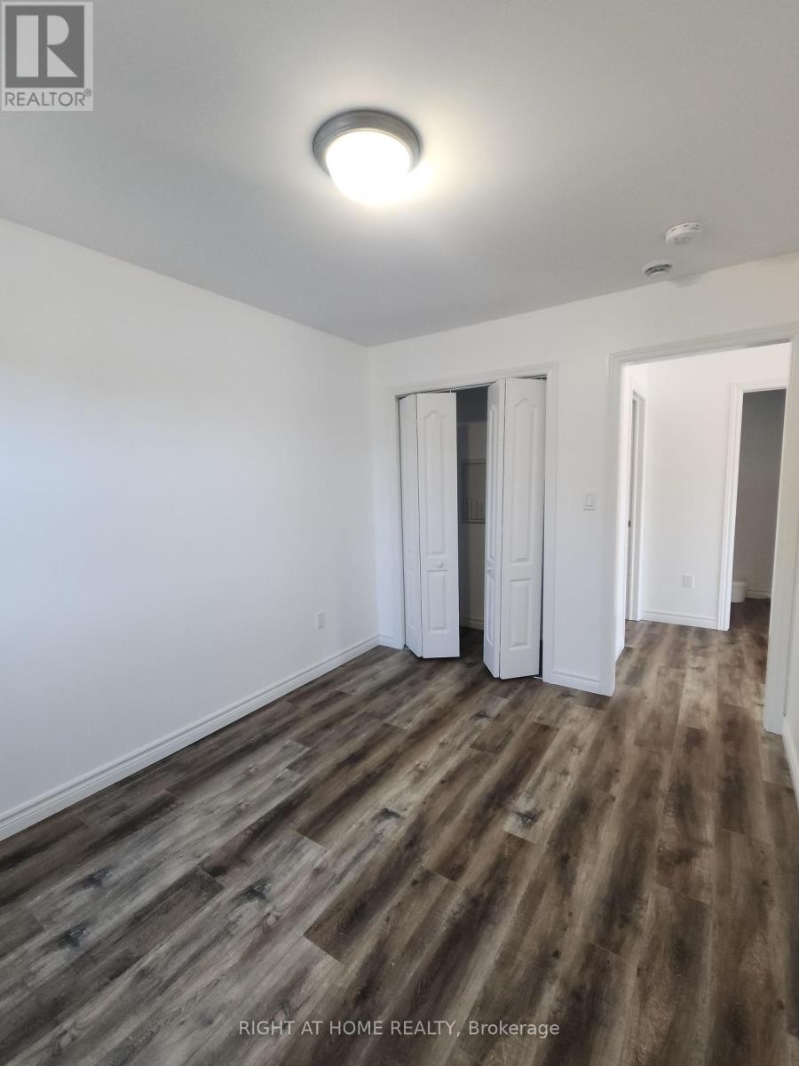 












205 - 9 QUEEN STREET W

,
Springwater (Elmvale),




Ontario
L0L1P0

