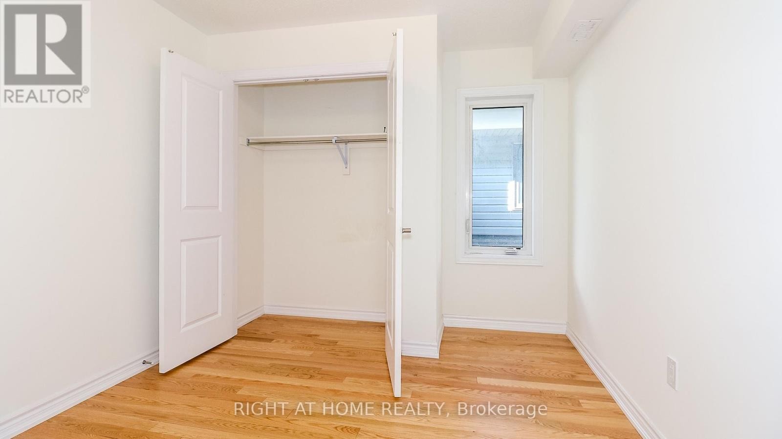 












1 - 12 BANNISTER ROAD

,
Barrie,




Ontario
L9J0L4

