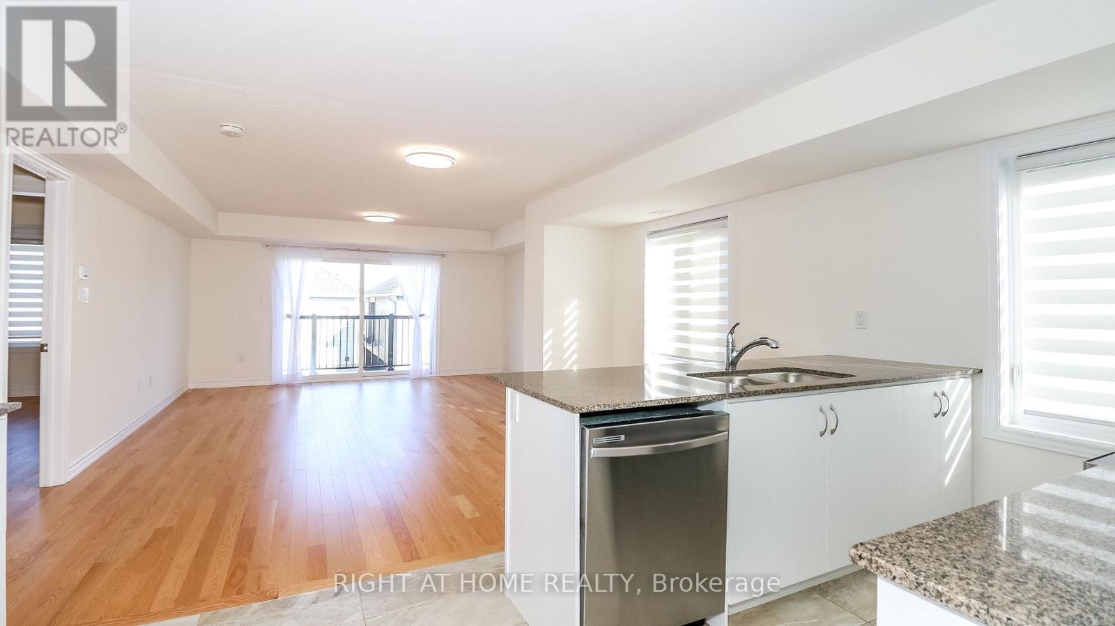 












1 - 12 BANNISTER ROAD

,
Barrie,




Ontario
L9J0L4

