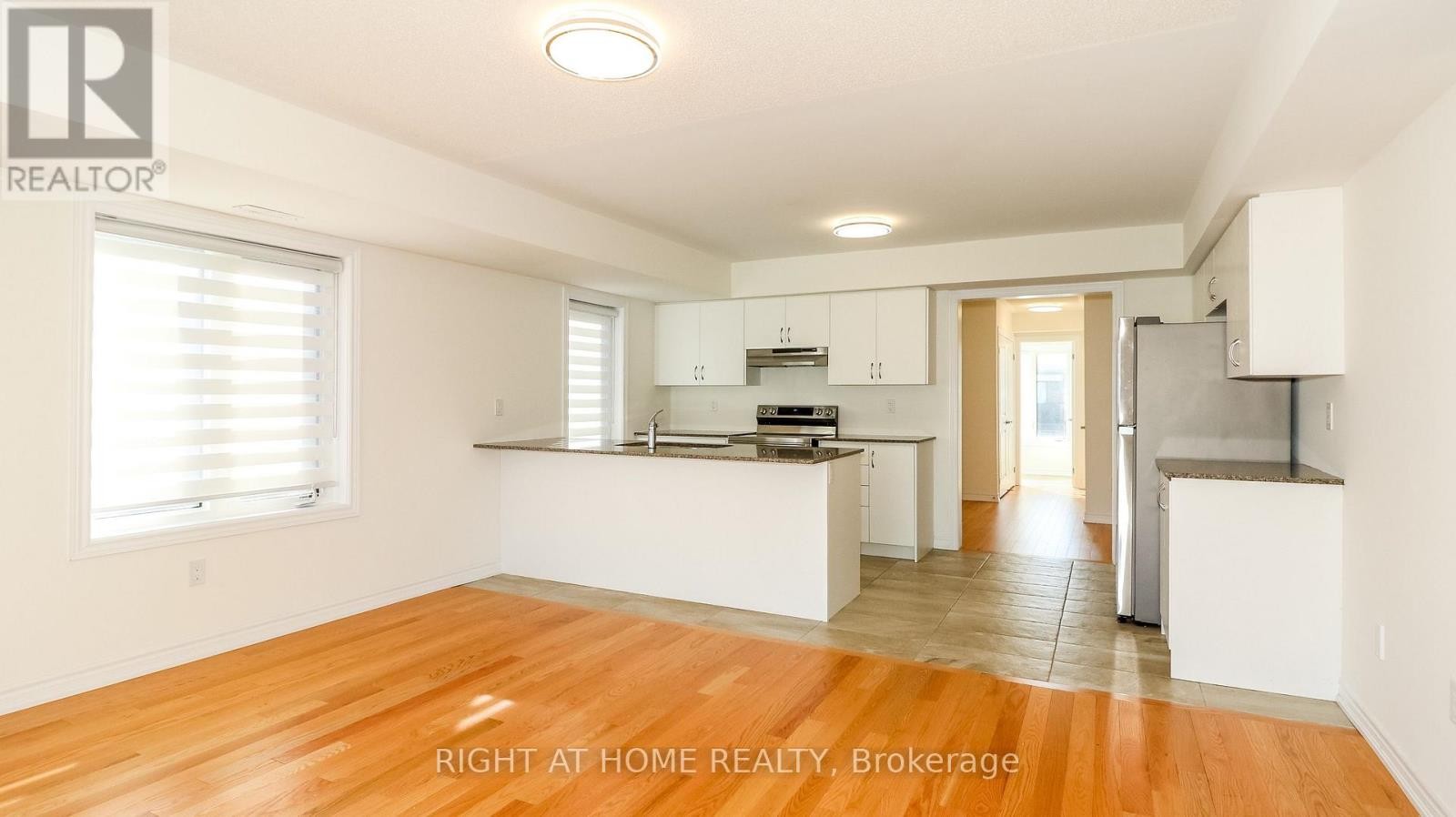 












1 - 12 BANNISTER ROAD

,
Barrie,




Ontario
L9J0L4

