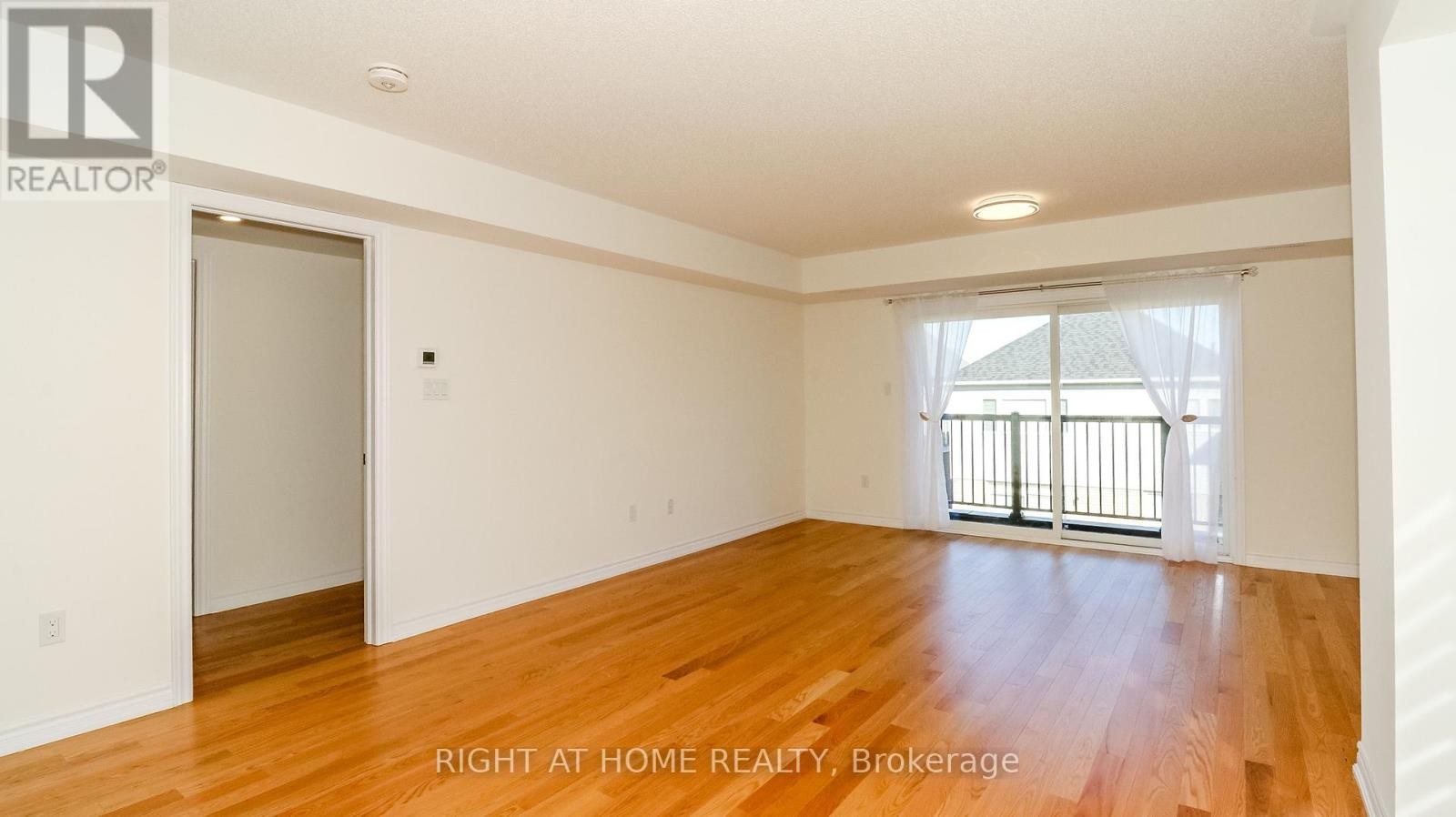 












1 - 12 BANNISTER ROAD

,
Barrie,




Ontario
L9J0L4

