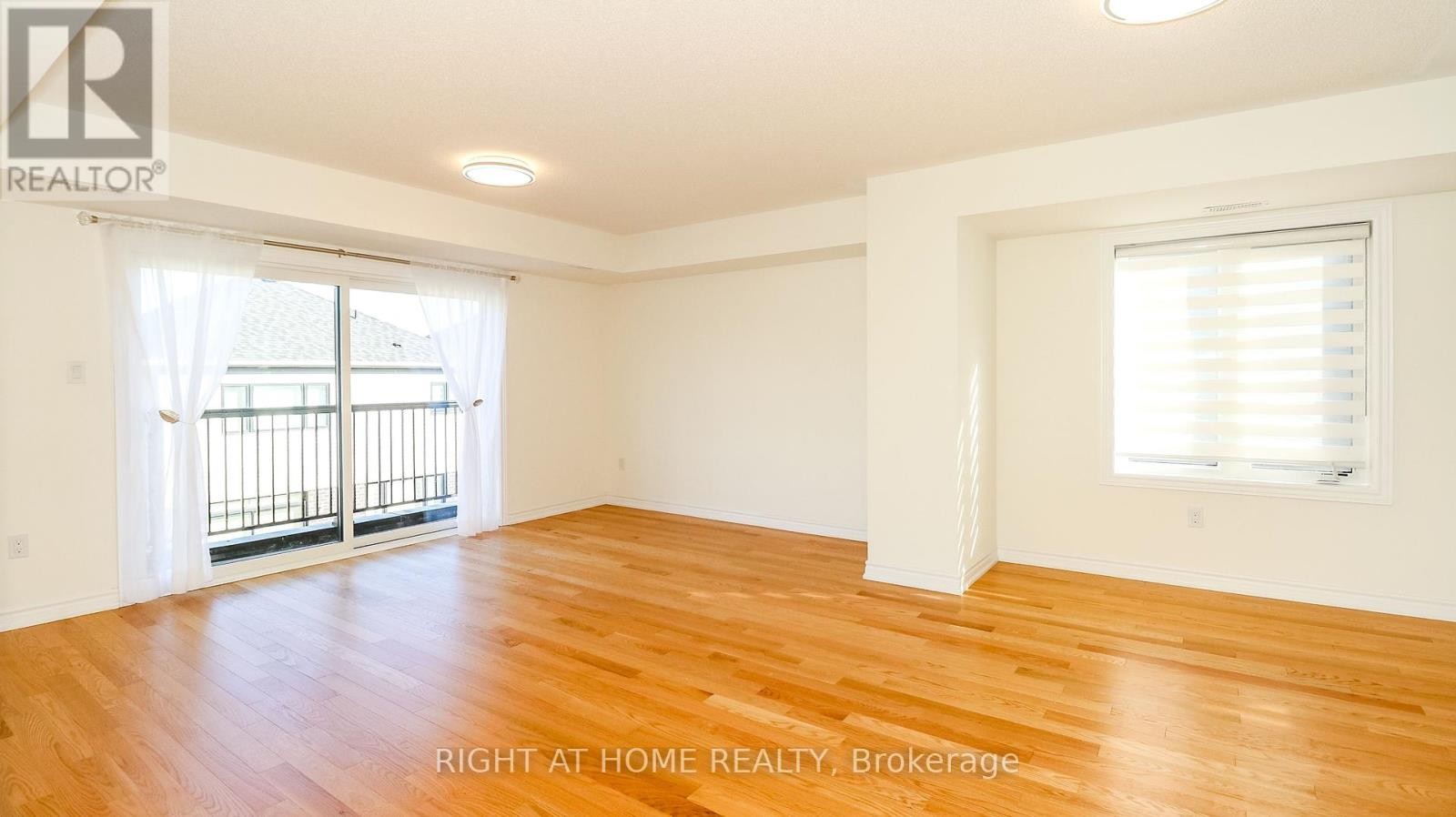 












1 - 12 BANNISTER ROAD

,
Barrie,




Ontario
L9J0L4

