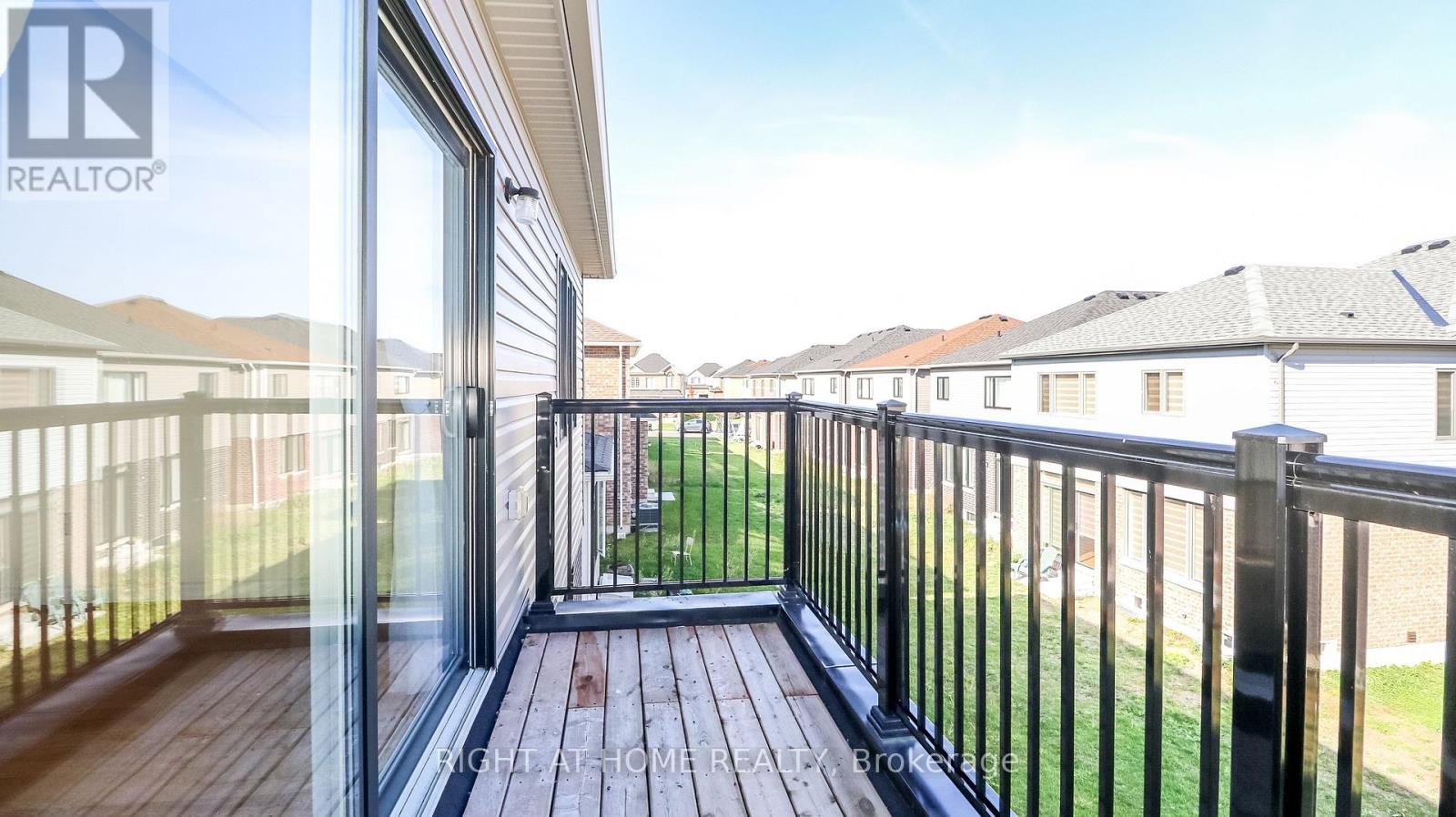 












1 - 12 BANNISTER ROAD

,
Barrie,




Ontario
L9J0L4

