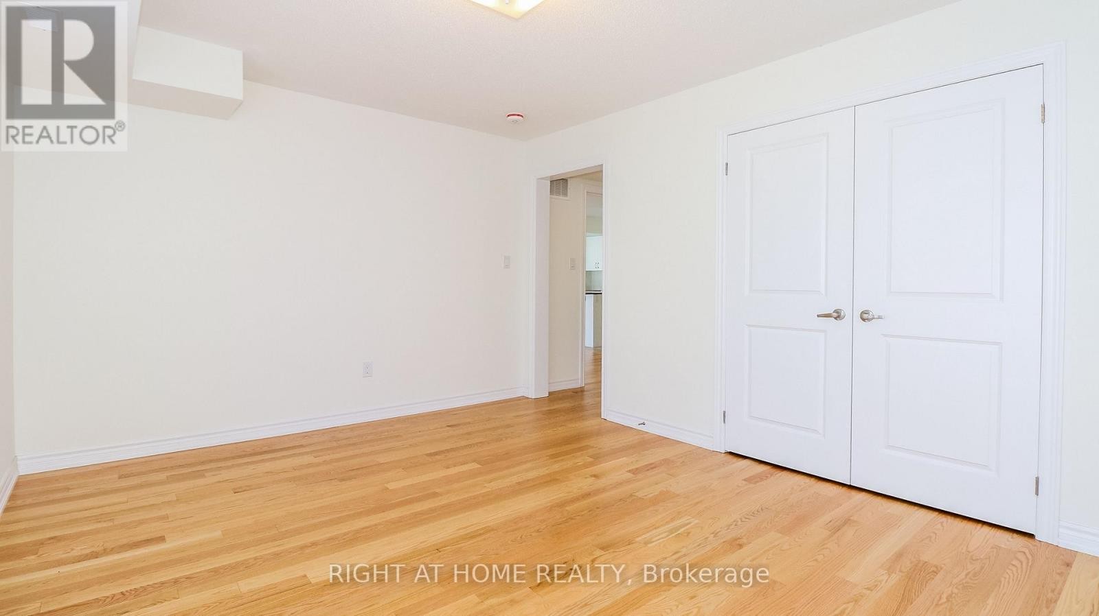 












1 - 12 BANNISTER ROAD

,
Barrie,




Ontario
L9J0L4

