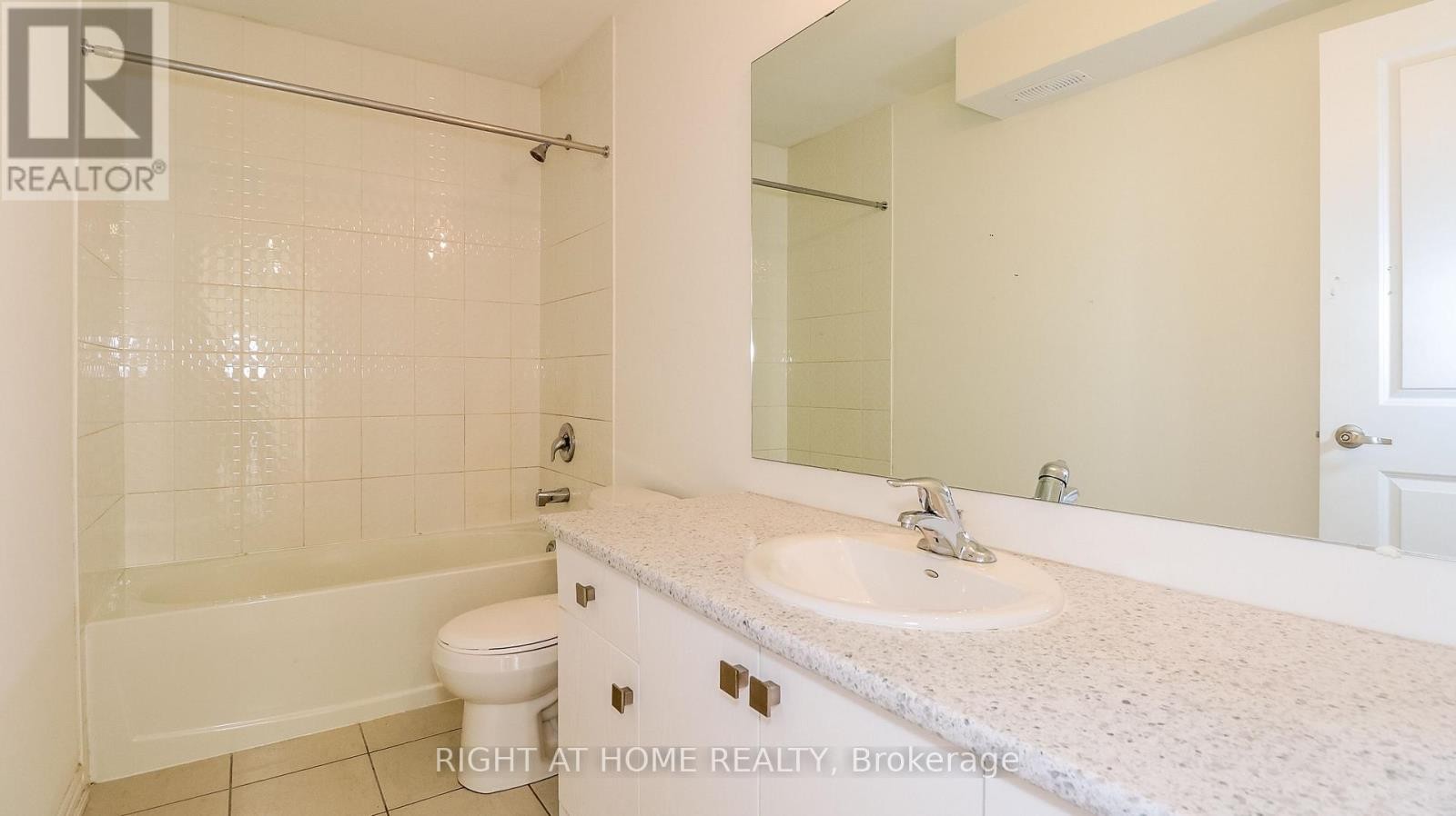 












1 - 12 BANNISTER ROAD

,
Barrie,




Ontario
L9J0L4

