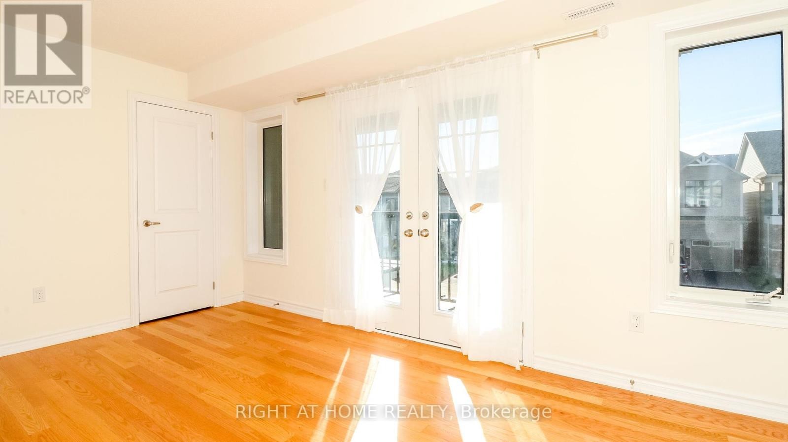 












1 - 12 BANNISTER ROAD

,
Barrie,




Ontario
L9J0L4

