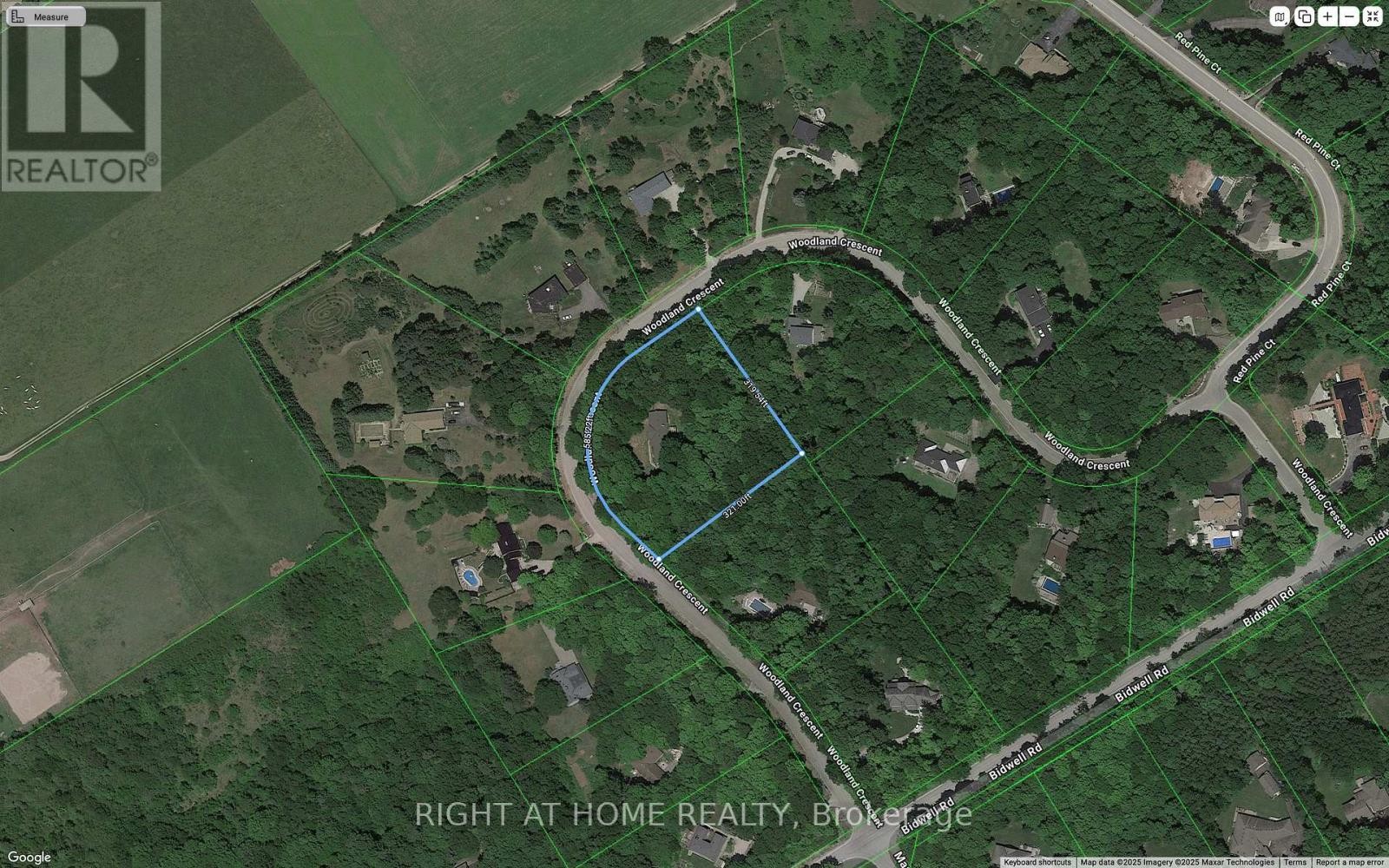 












11 WOODLAND CRESCENT

,
Oro-Medonte,




Ontario
L4M4Y8

