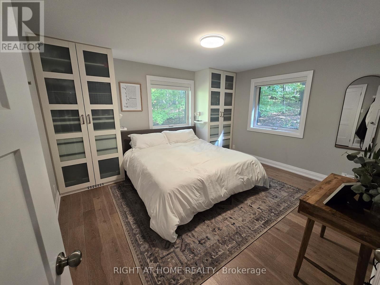 












11 WOODLAND CRESCENT

,
Oro-Medonte,




Ontario
L4M4Y8


