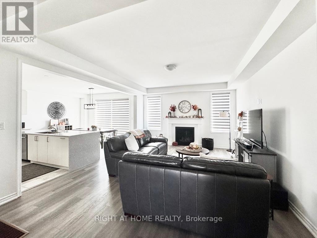 












UPPER - 61 SUZUKI STREET

,
Barrie,




Ontario
L9J0Y7

