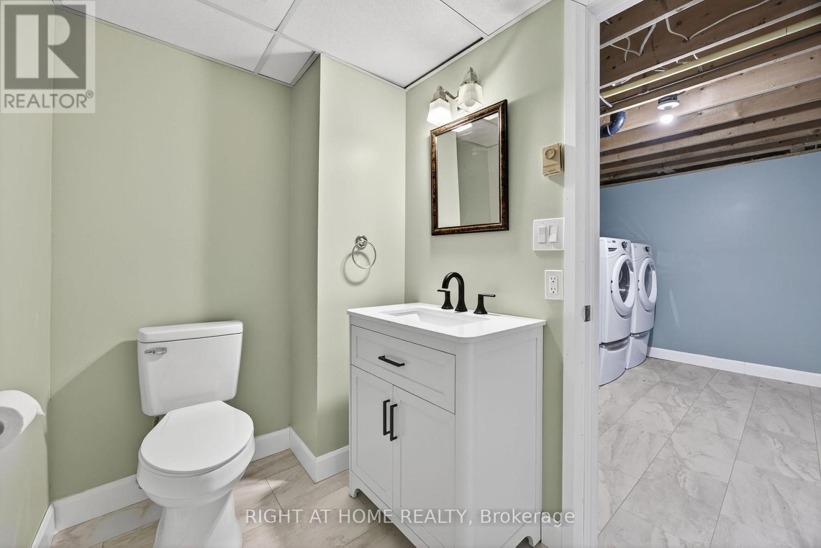 












112 BORLAND STREET E

,
Orillia,




Ontario
L3V2B7

