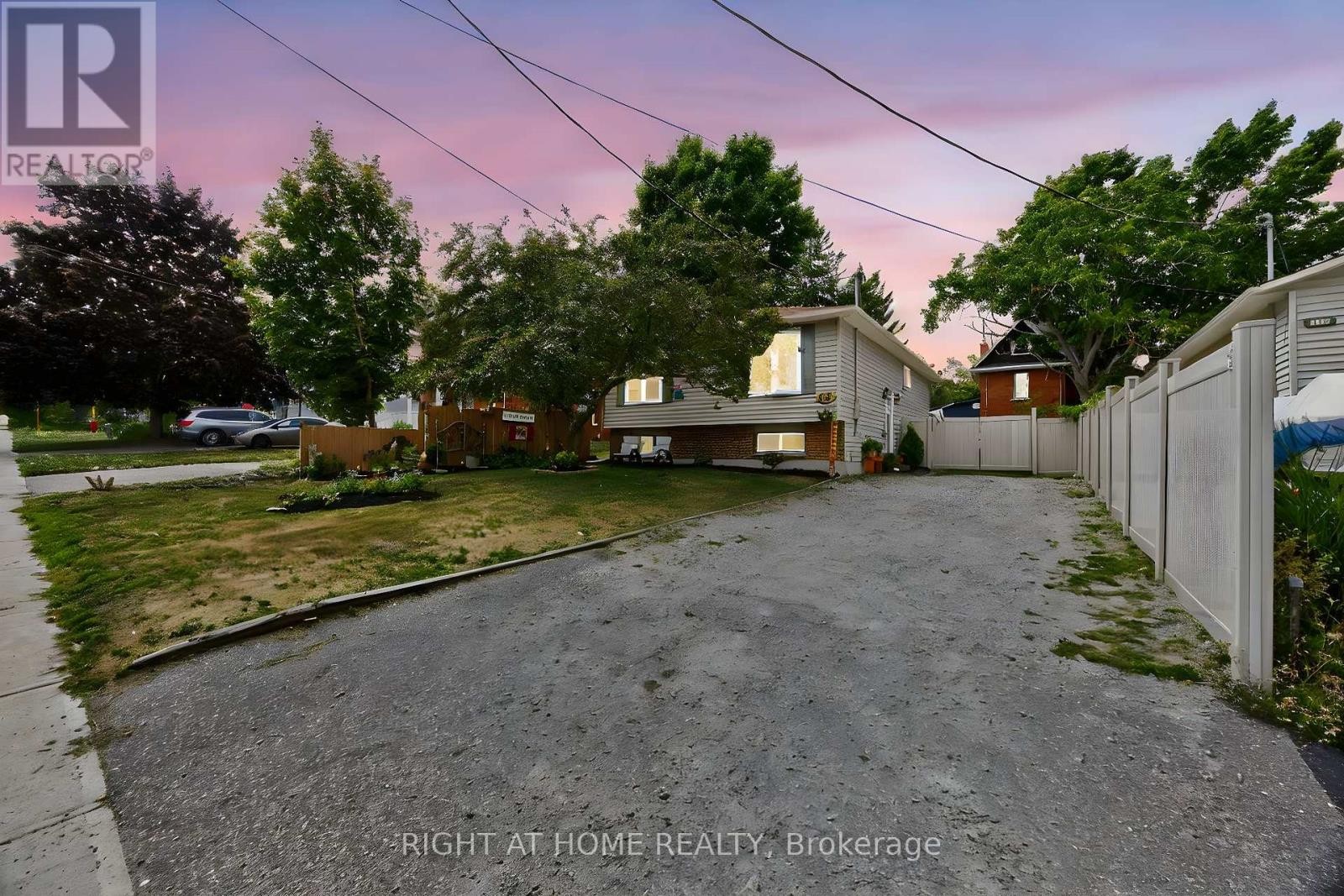 












112 BORLAND STREET E

,
Orillia,




Ontario
L3V2B7

