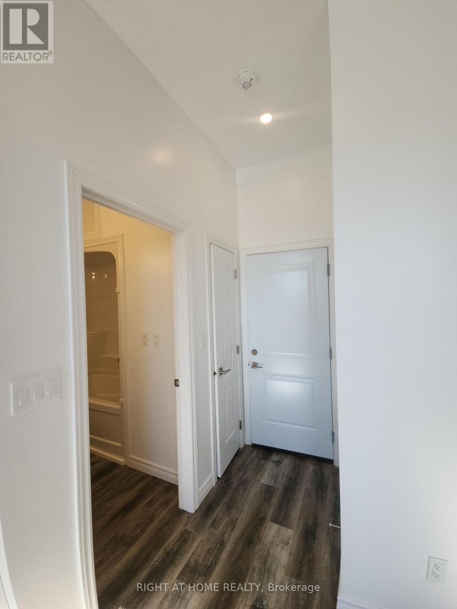 












201 - 9 QUEEN STREET W

,
Springwater (Elmvale),




Ontario
L0L1P0

