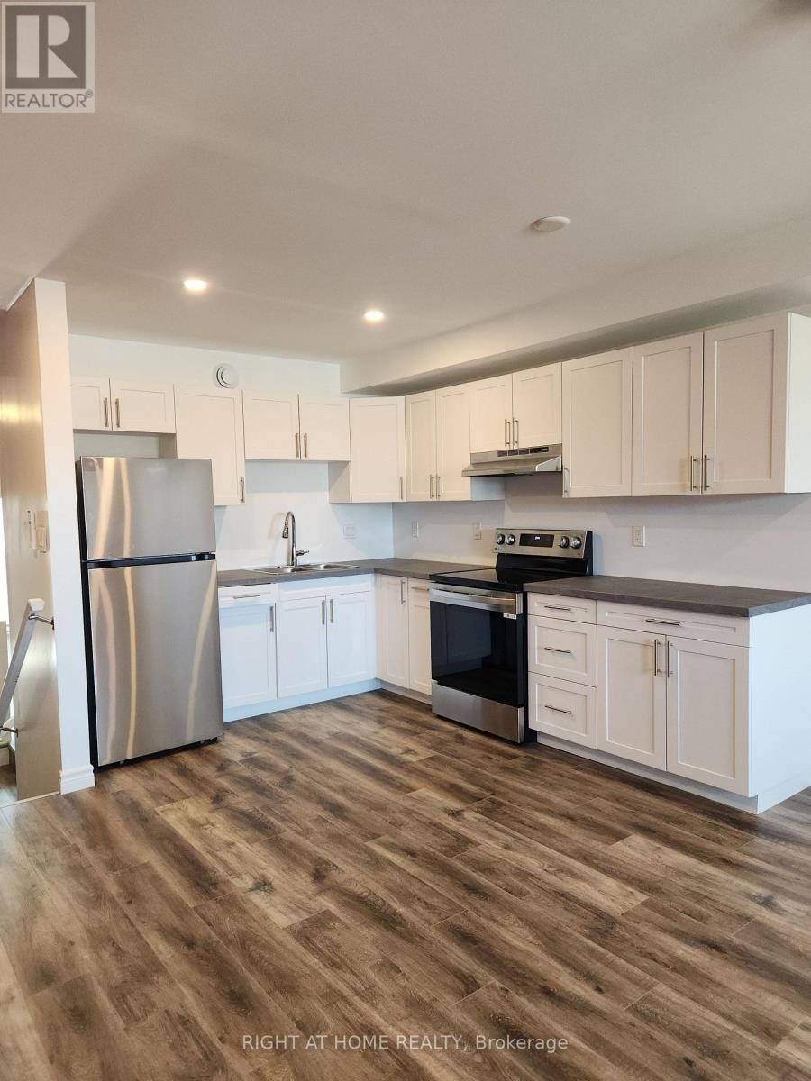 












203 - 9 QUEEN STREET W

,
Springwater (Elmvale),




Ontario
L0L1P0

