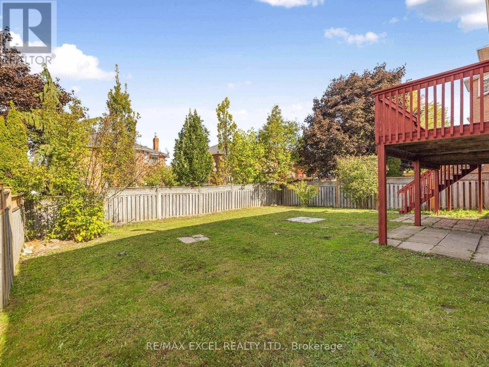 












25 GOLDEN MEADOW ROAD

,
Barrie (Bayshore),




Ontario
L4N7E6

