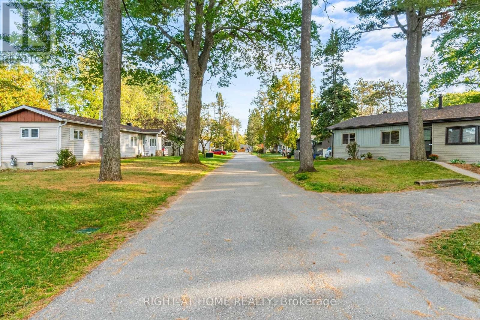 












3 CARRUTHERS STREET S

,
Wasaga Beach,




Ontario
L9Z1K2

