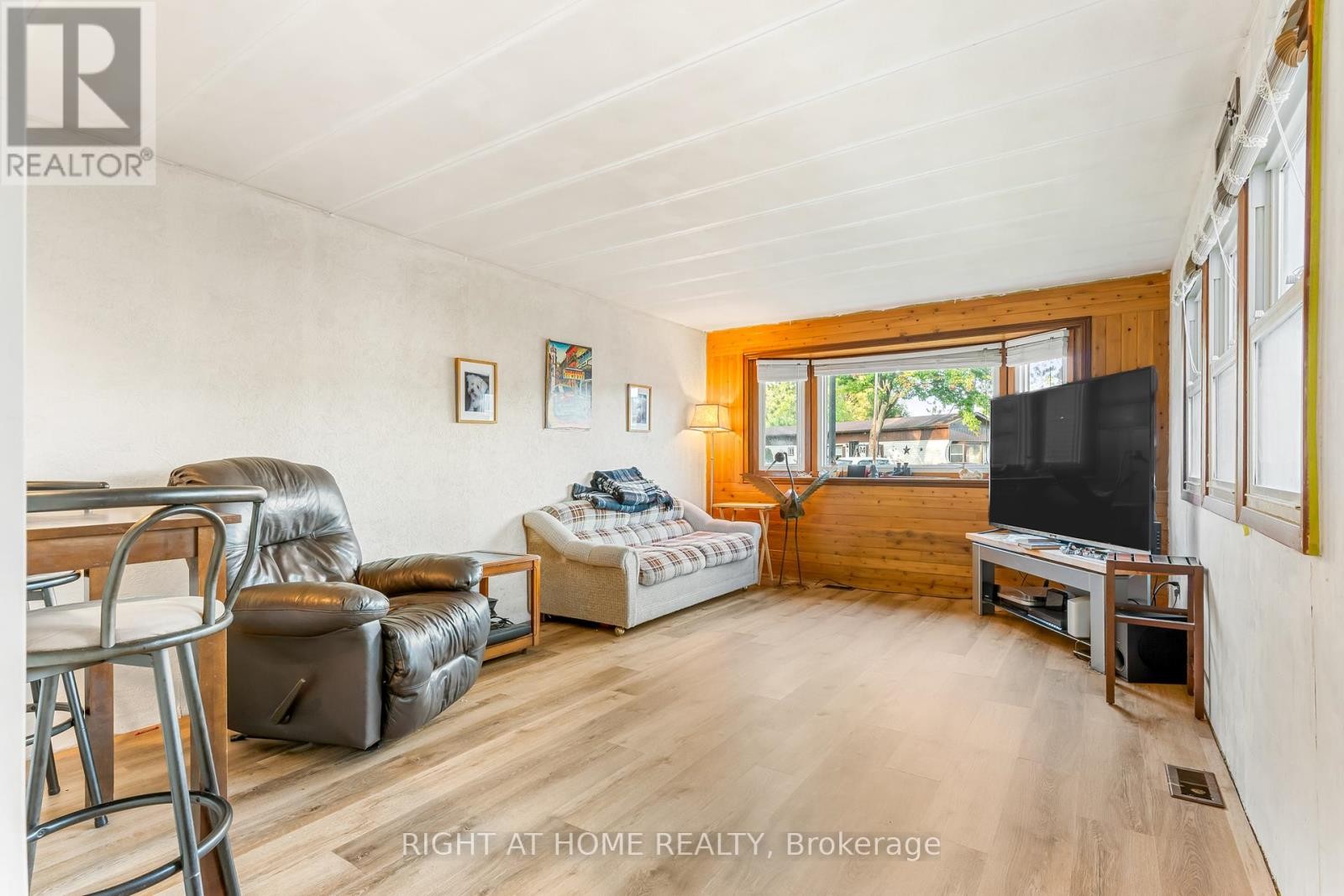 












3 CARRUTHERS STREET S

,
Wasaga Beach,




Ontario
L9Z1K2

