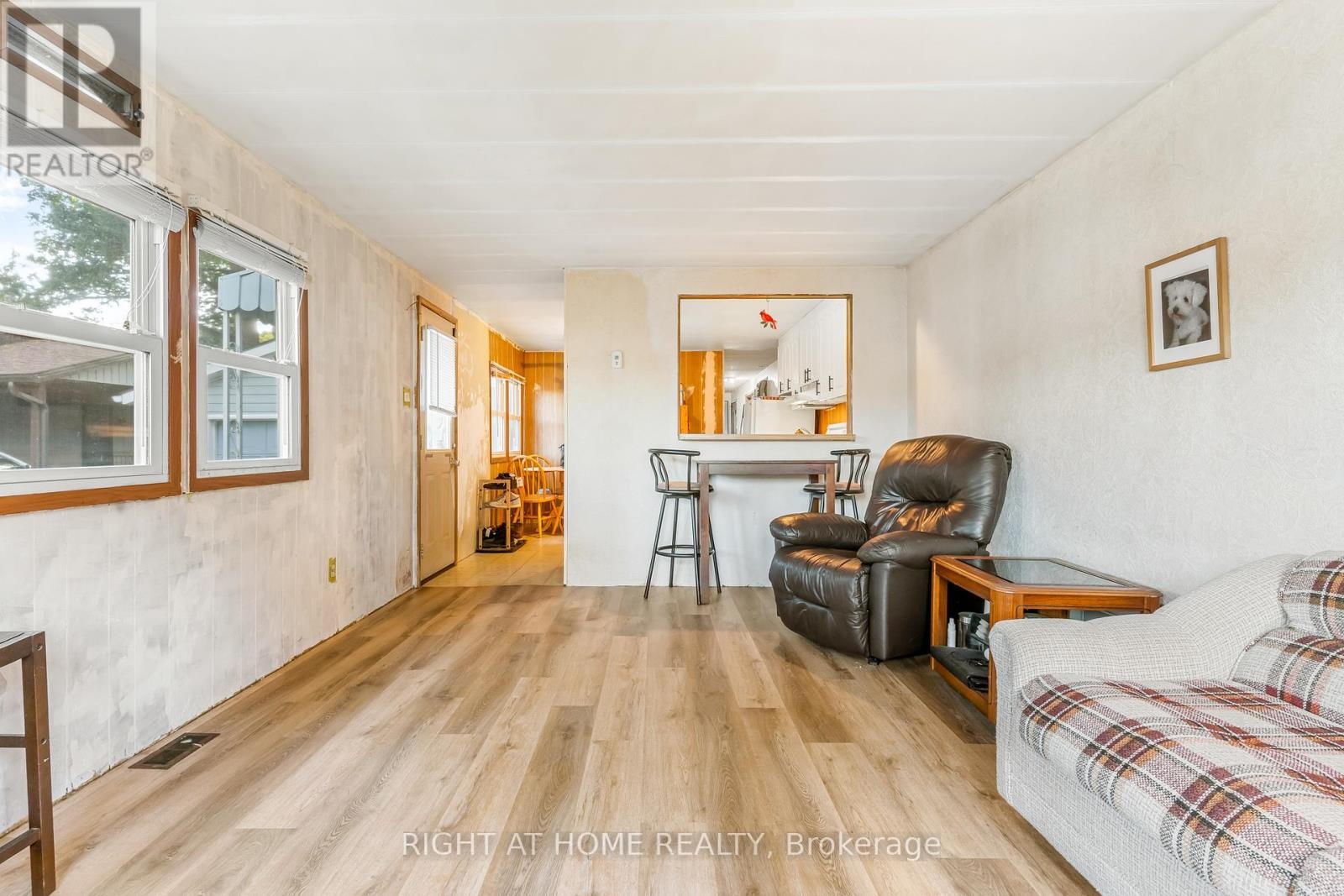 












3 CARRUTHERS STREET S

,
Wasaga Beach,




Ontario
L9Z1K2

