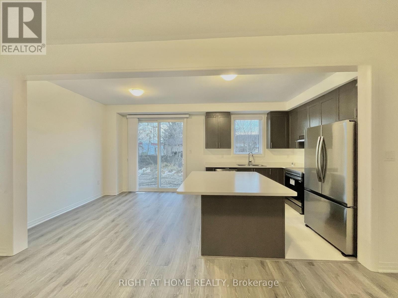 












65 KIRKWOOD WAY

,
Barrie,




Ontario
L9J0K7

