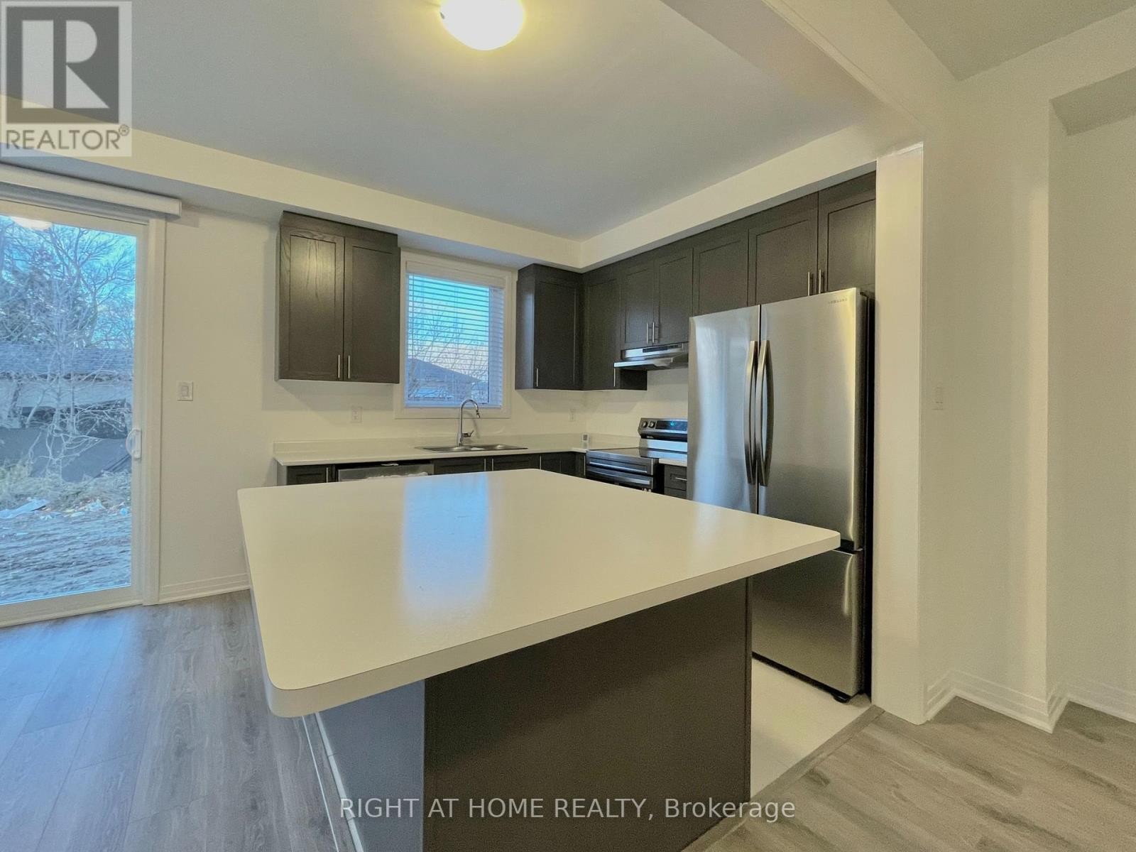 












65 KIRKWOOD WAY

,
Barrie,




Ontario
L9J0K7


