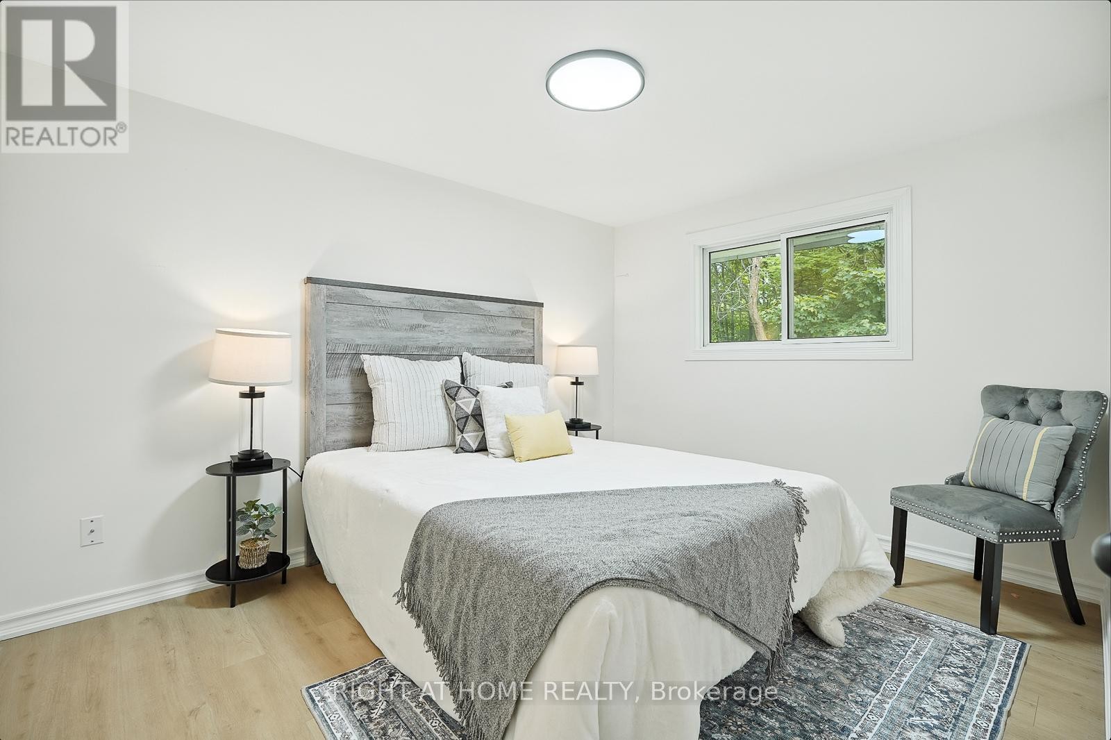 












29 NIDA DRIVE

,
Tiny,




Ontario
L9M0B3

