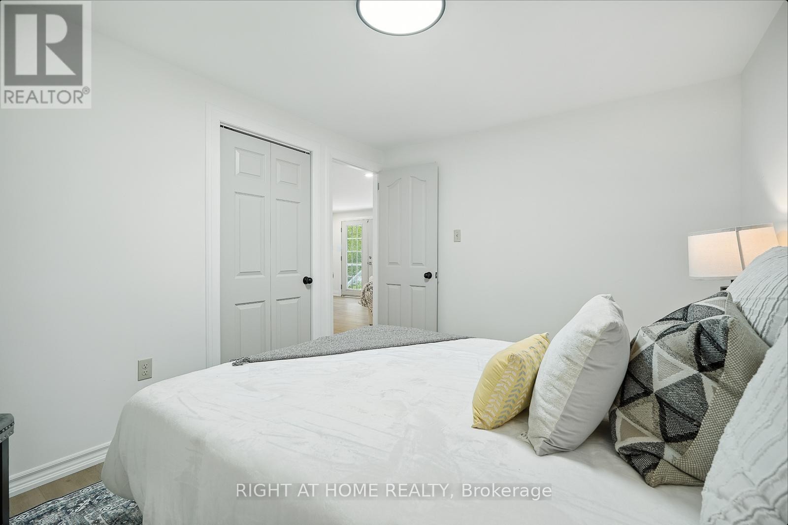 












29 NIDA DRIVE

,
Tiny,




Ontario
L9M0B3

