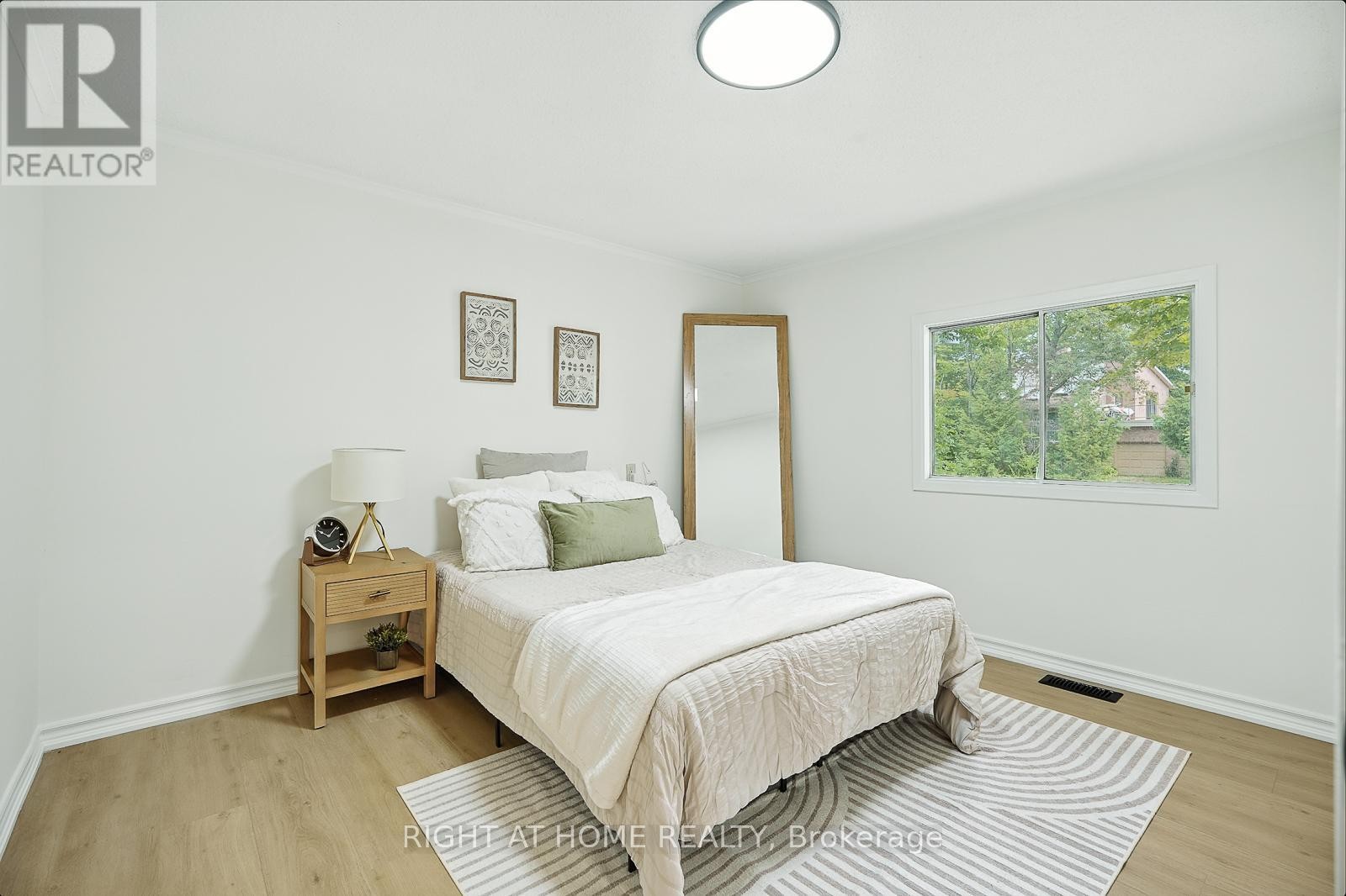












29 NIDA DRIVE

,
Tiny,




Ontario
L9M0B3

