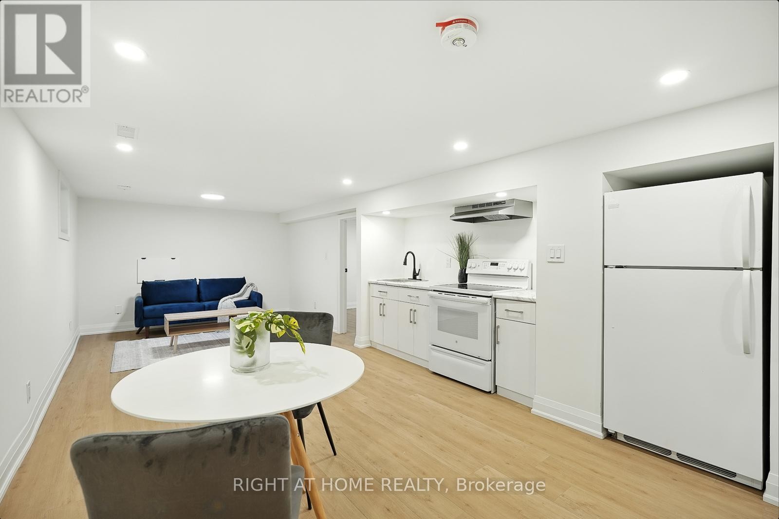 












29 NIDA DRIVE

,
Tiny,




Ontario
L9M0B3

