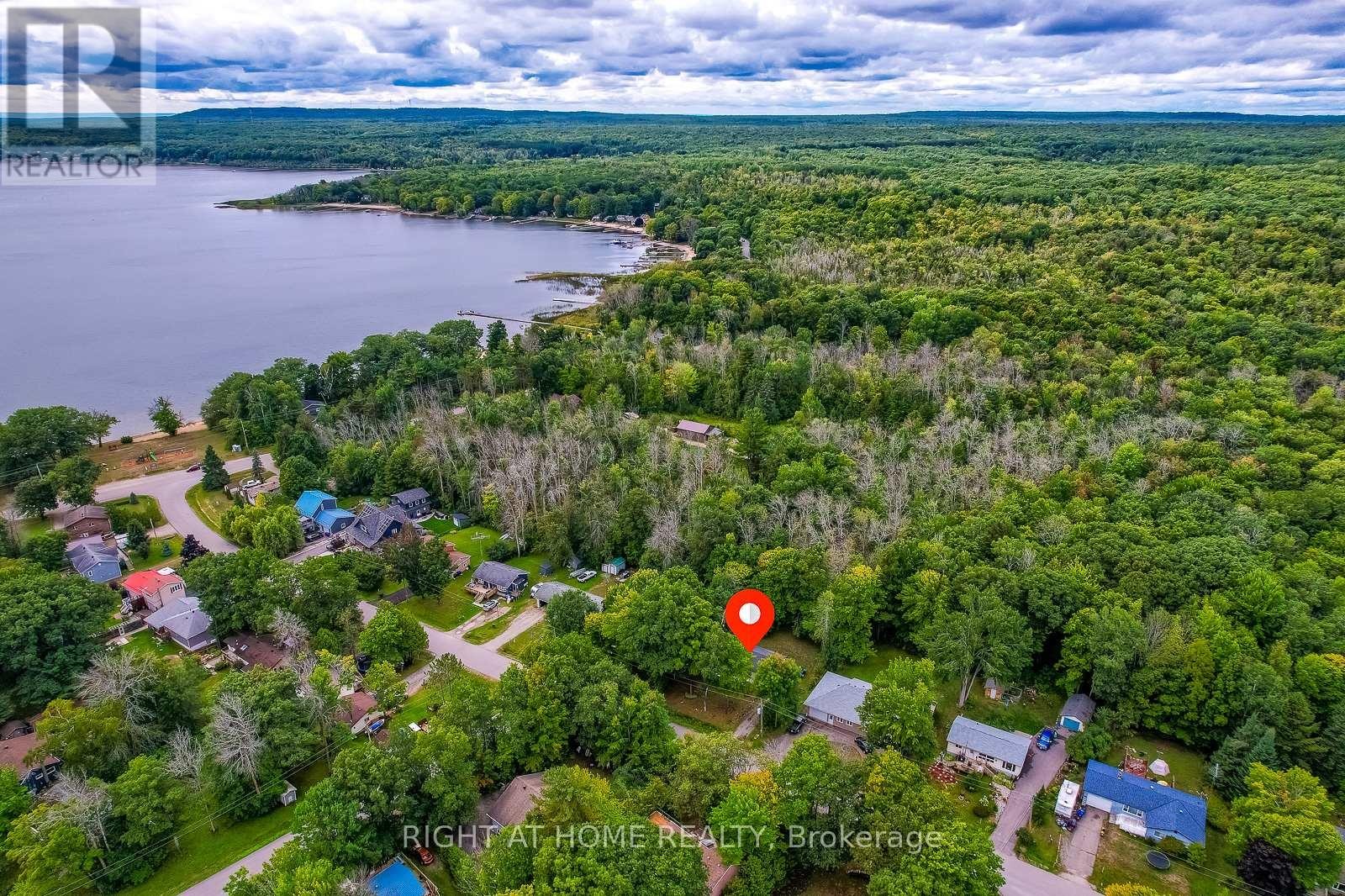 












29 NIDA DRIVE

,
Tiny,




Ontario
L9M0B3

