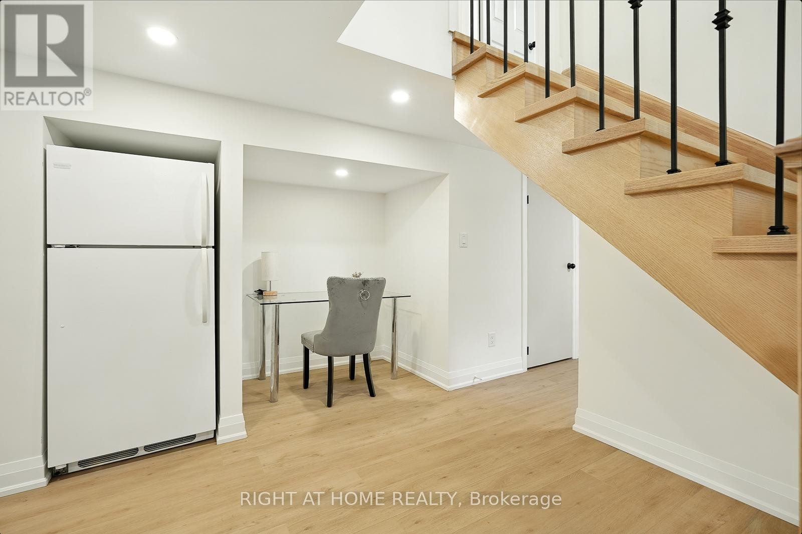 












29 NIDA DRIVE

,
Tiny,




Ontario
L9M0B3

