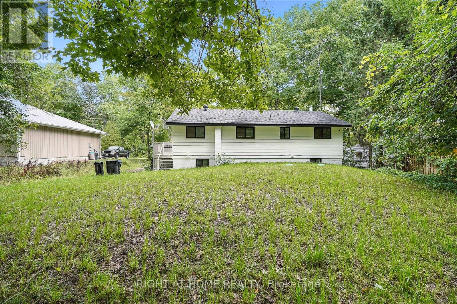 












29 NIDA DRIVE

,
Tiny,




Ontario
L9M0B3

