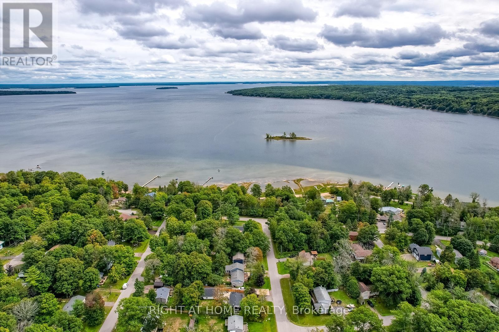 












29 NIDA DRIVE

,
Tiny,




Ontario
L9M0B3

