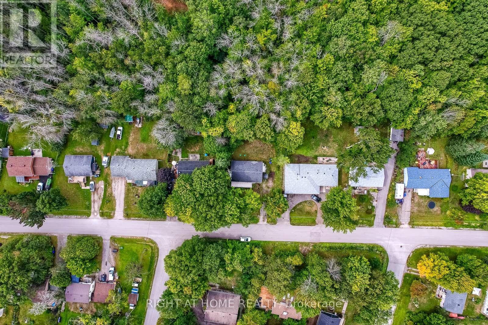 












29 NIDA DRIVE

,
Tiny,




Ontario
L9M0B3

