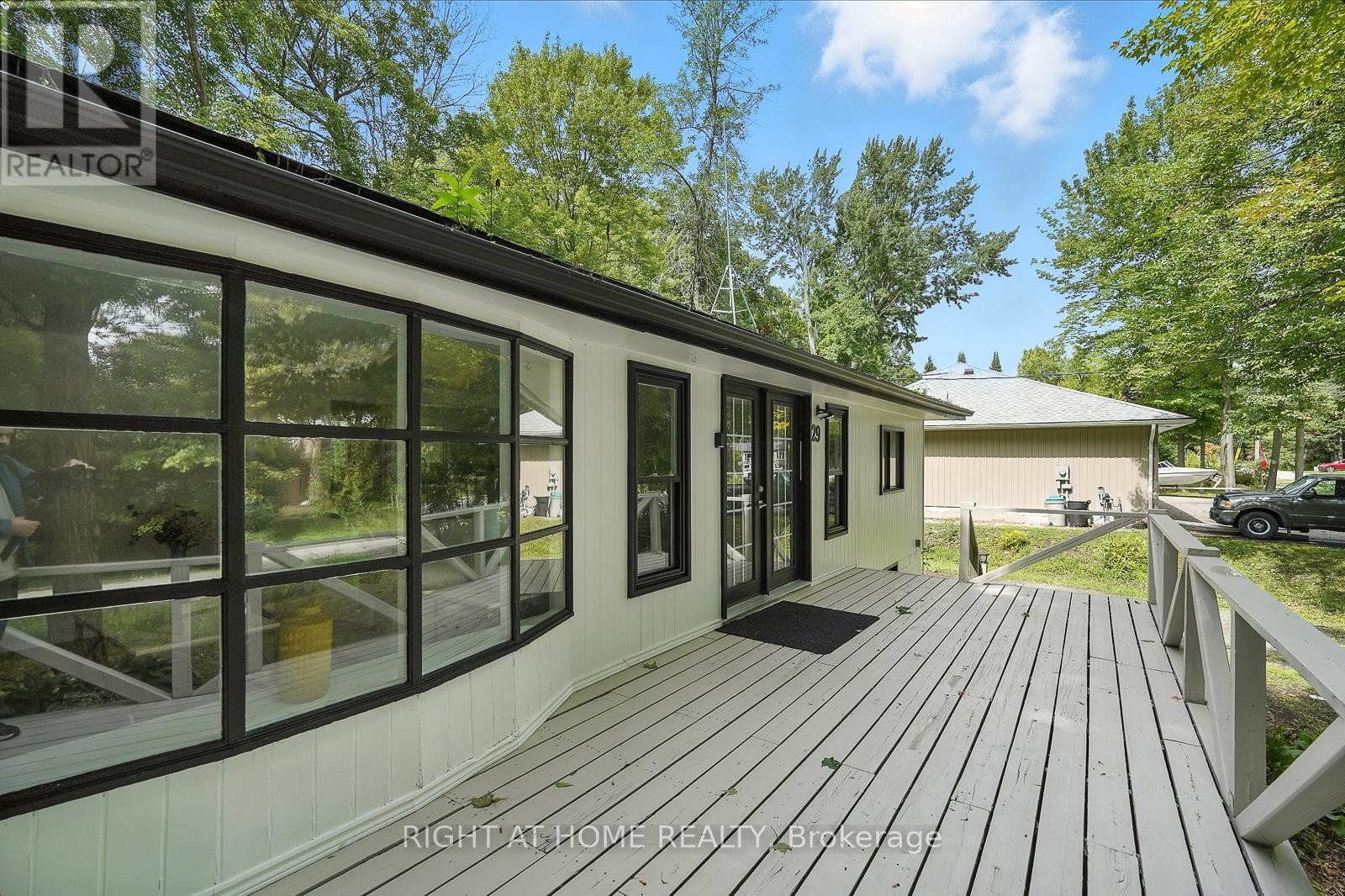












29 NIDA DRIVE

,
Tiny,




Ontario
L9M0B3

