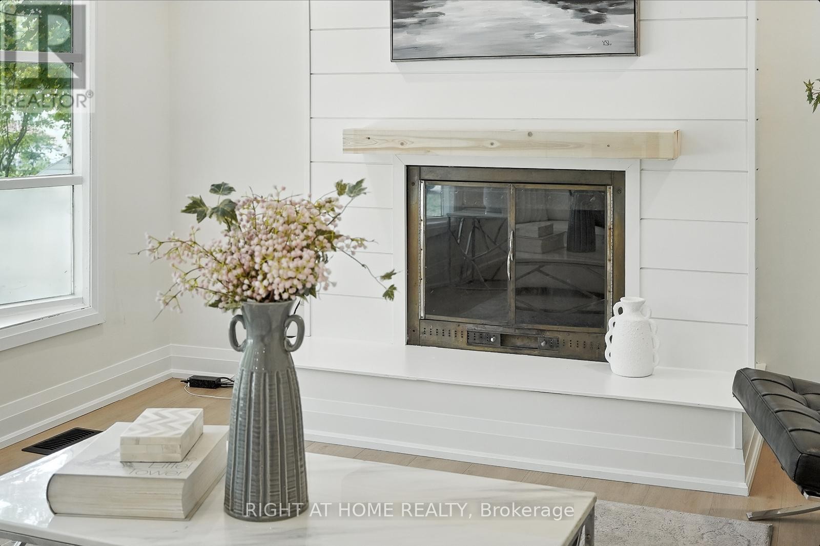 












29 NIDA DRIVE

,
Tiny,




Ontario
L9M0B3

